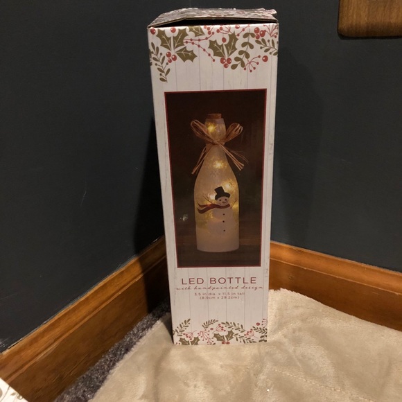 ⛄️ LED Snowman Bottle Decor ⛄️ - Picture 9 of 9